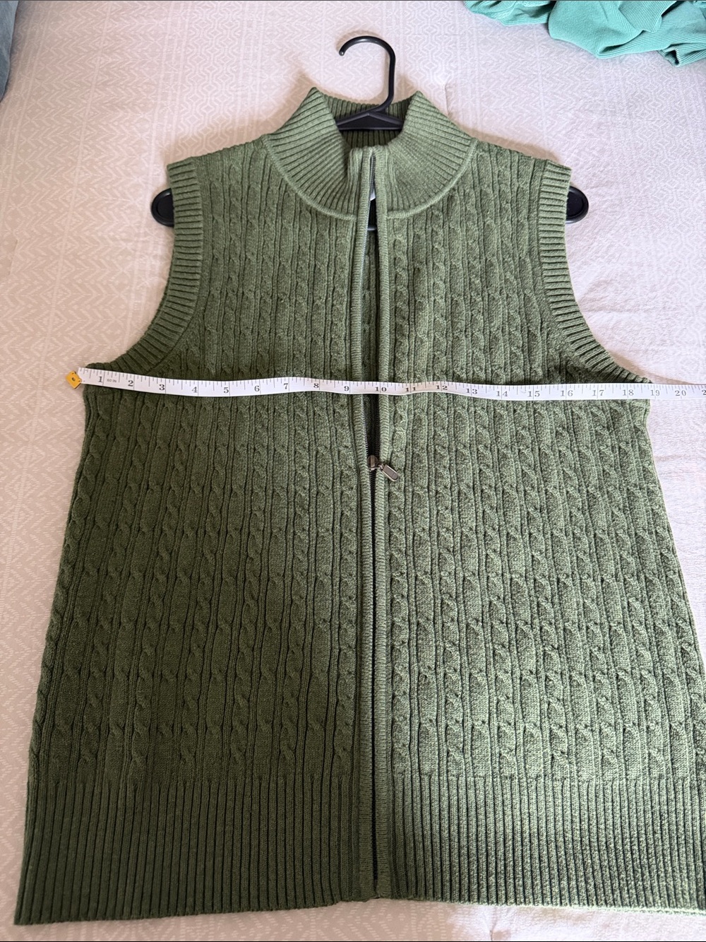 Pendleton Olive Green Cable-Zip Vest - Picture 4 of 9
